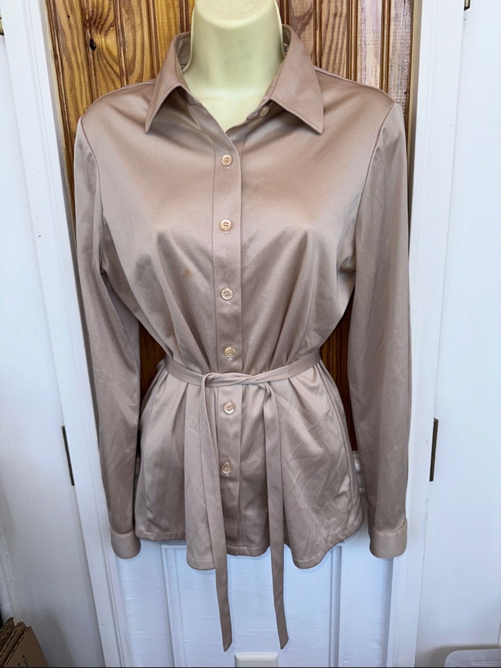 Vtg 60s/70s James Kenrob ‎ Tan Button-Up Polyester Knit Shirt with original belt